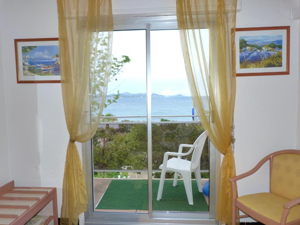 Hotel La Caravelle เฟรฌูส ภายนอก รูปภาพ