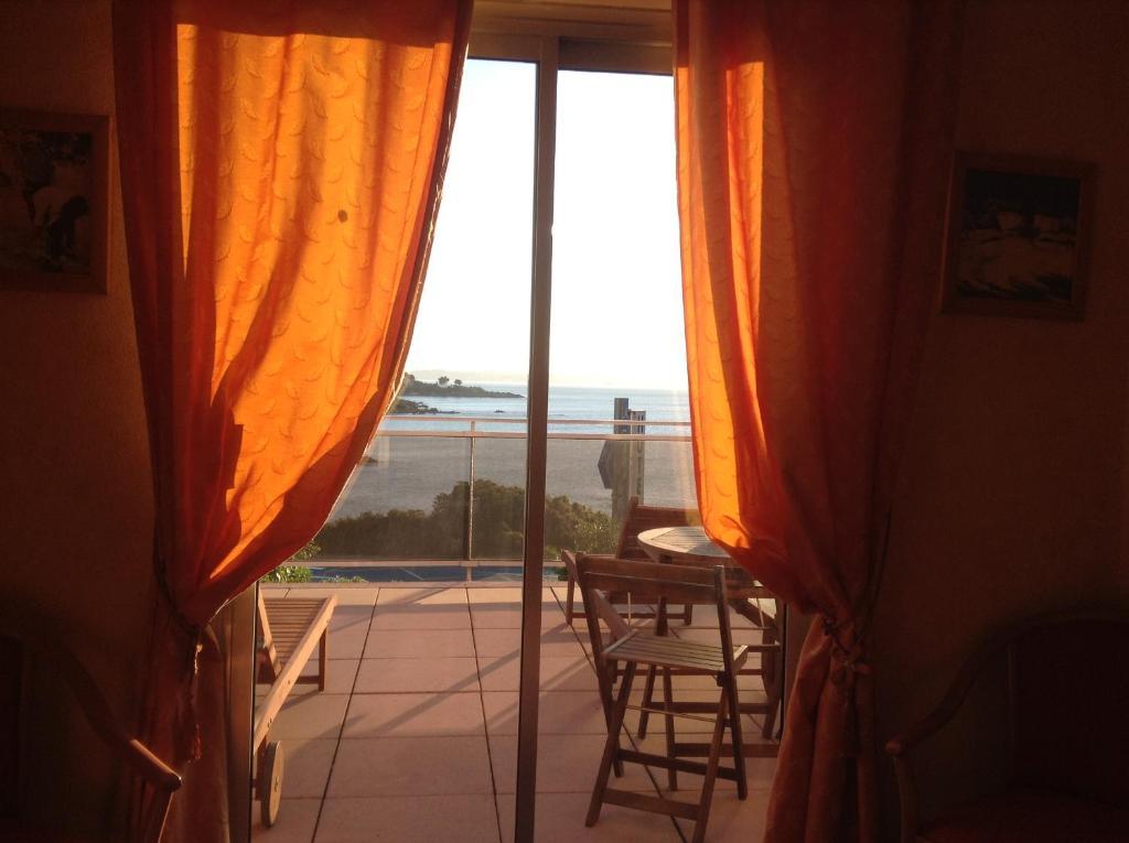 Hotel La Caravelle เฟรฌูส ภายนอก รูปภาพ
