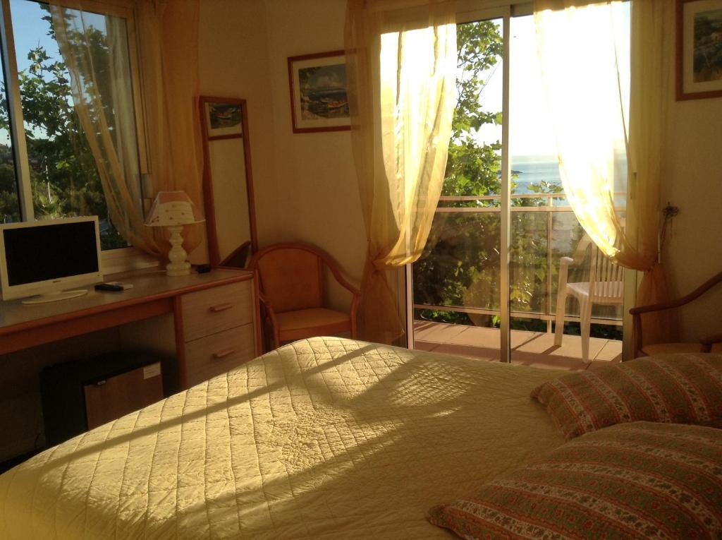 Hotel La Caravelle เฟรฌูส ภายนอก รูปภาพ